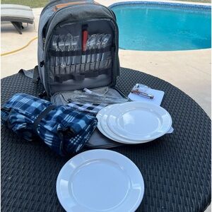 Insulated picnic backpack. New! Never been used.